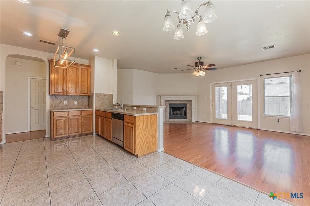 514 Prospector Trl - Photo 7 of 34