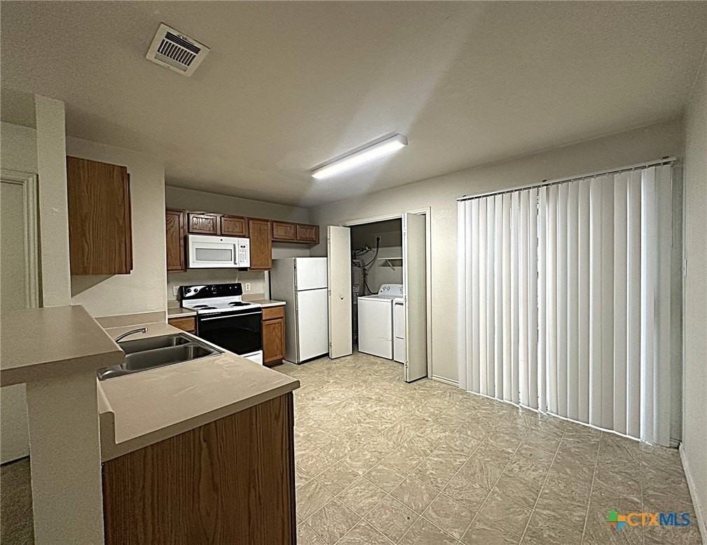 313 Creek St Apt C - Photo 4 of 12