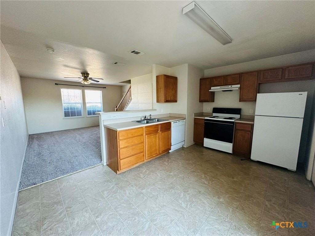 304 Creek St Apt D - Photo 4 of 8