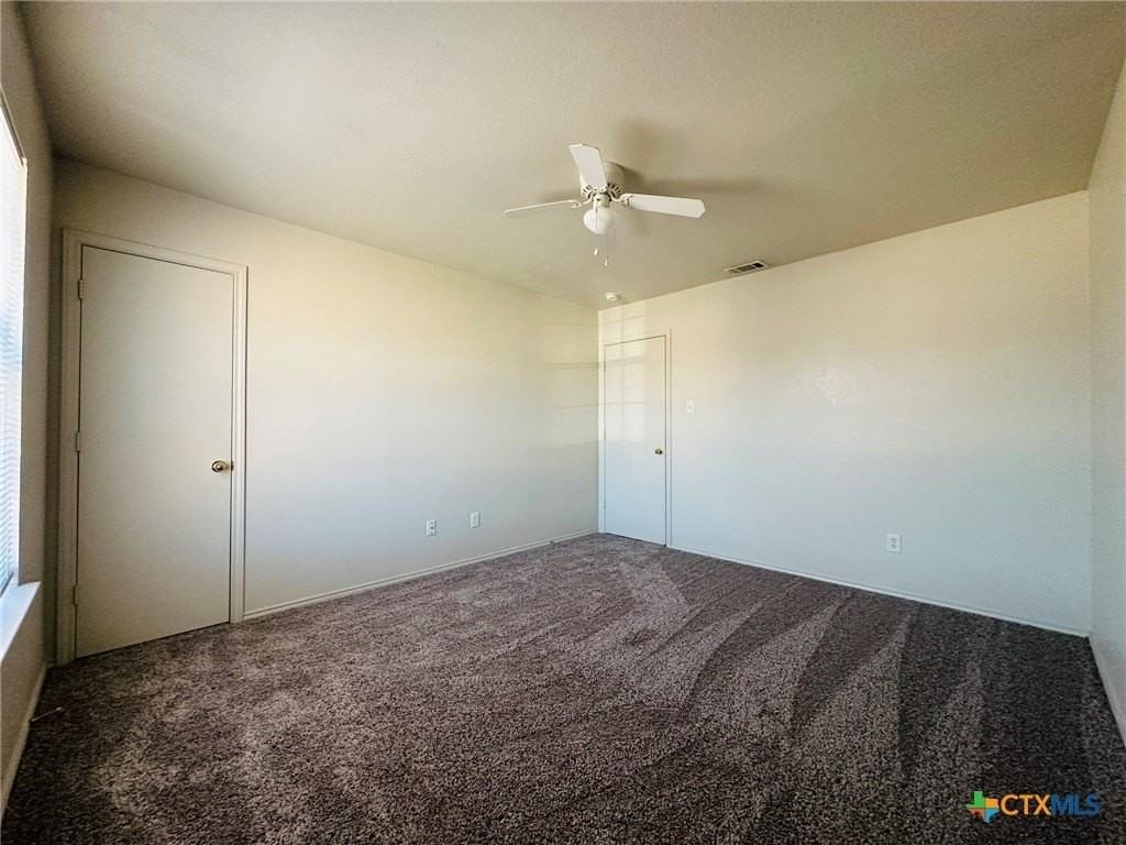 304 Creek St Apt D - Photo 5 of 8