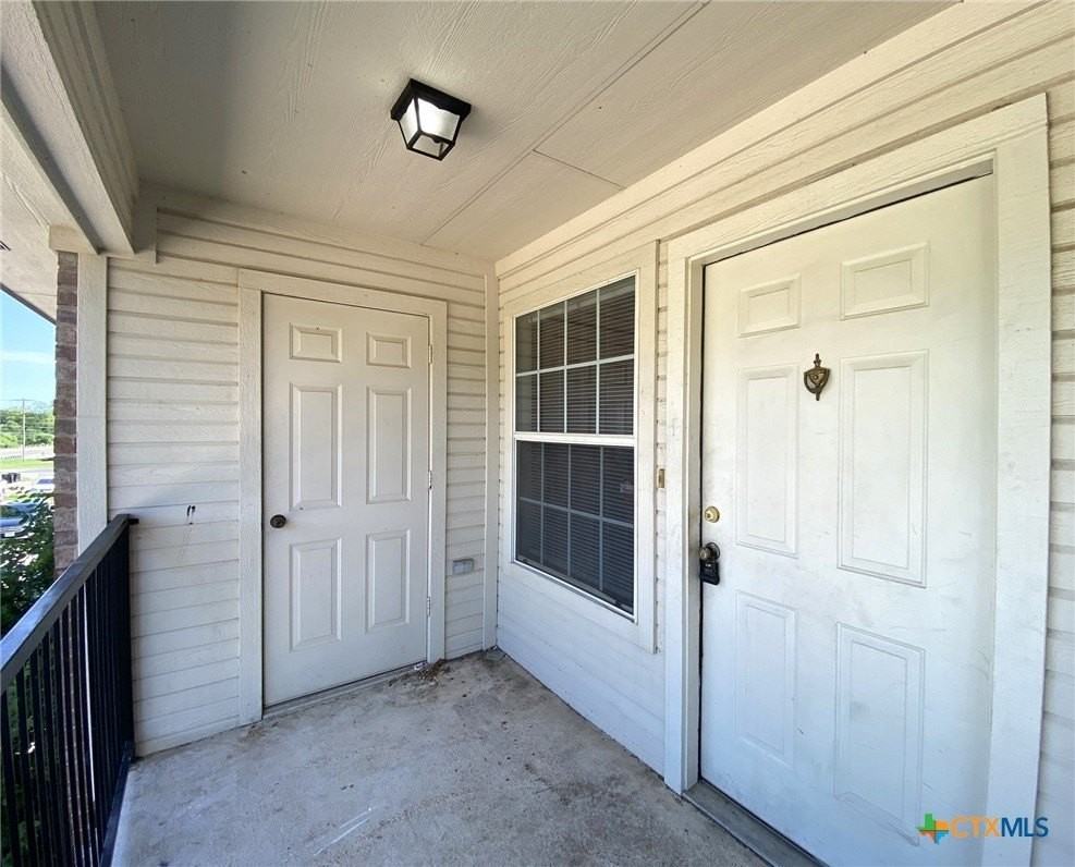 334 S 40th St Apt C - Photo 2 of 15