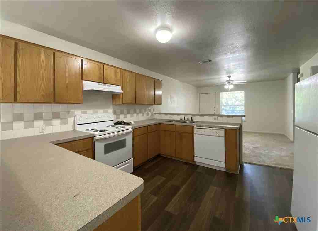 334 S 40th St Apt C - Photo 4 of 15