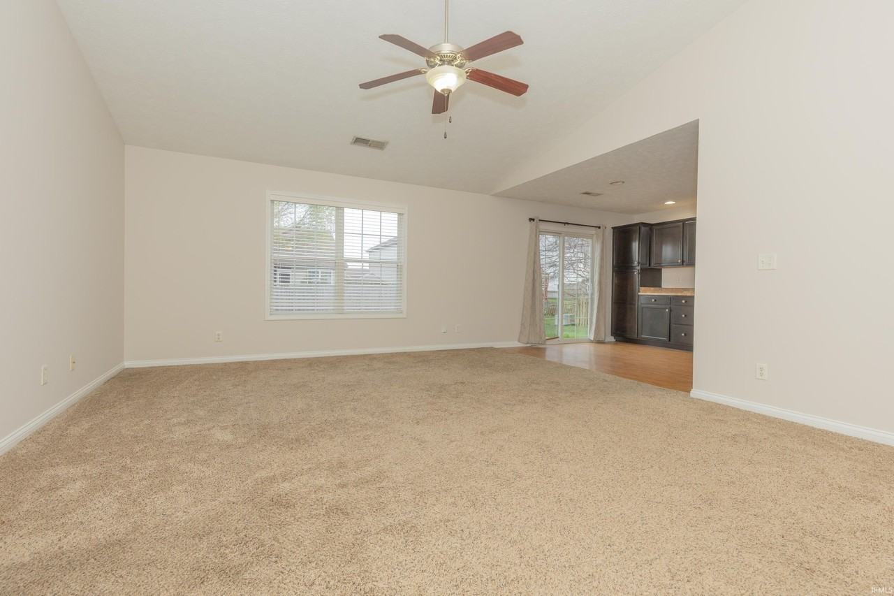 4920 Penrose Dr - Photo 2 of 14