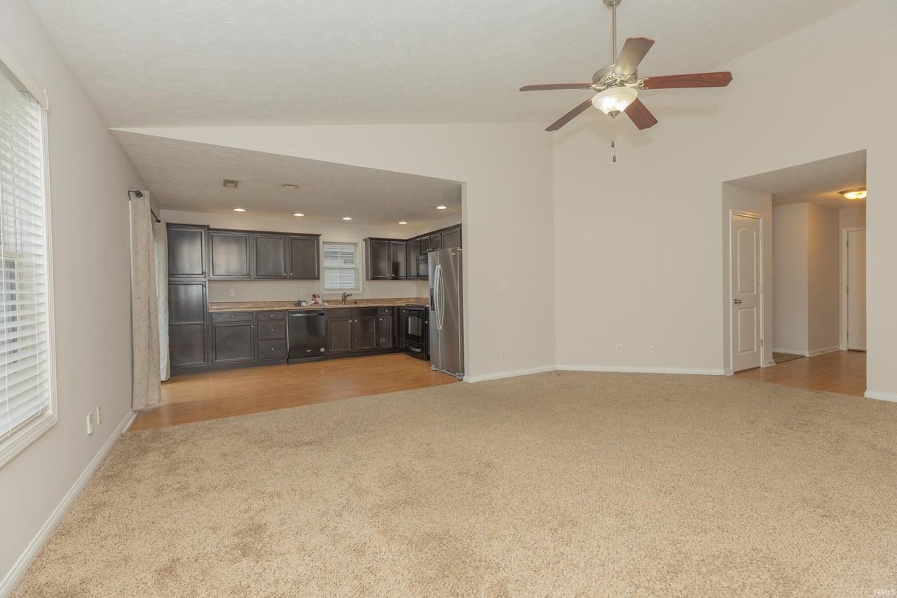 4920 Penrose Dr - Photo 3 of 14
