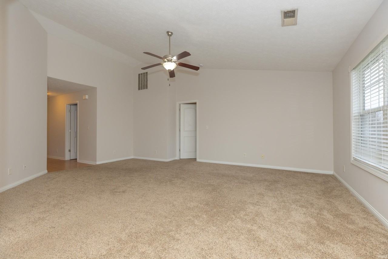 4920 Penrose Dr - Photo 4 of 14