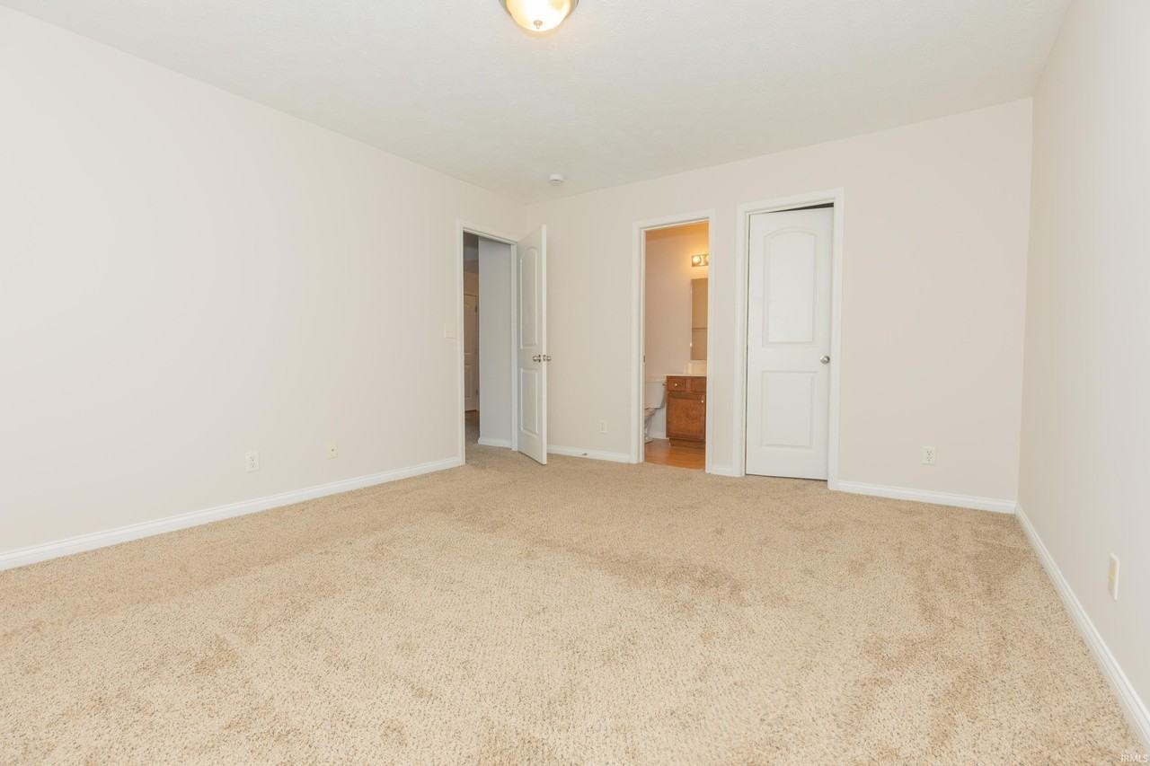 4920 Penrose Dr - Photo 6 of 14