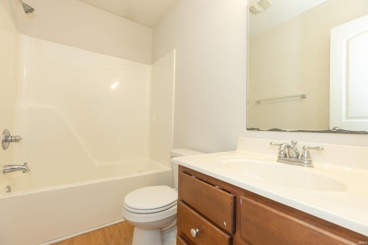4920 Penrose Dr - Photo 7 of 14