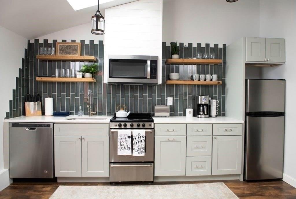 38 Hilltop Avenue unit: Cottage - Photo 4 of 13