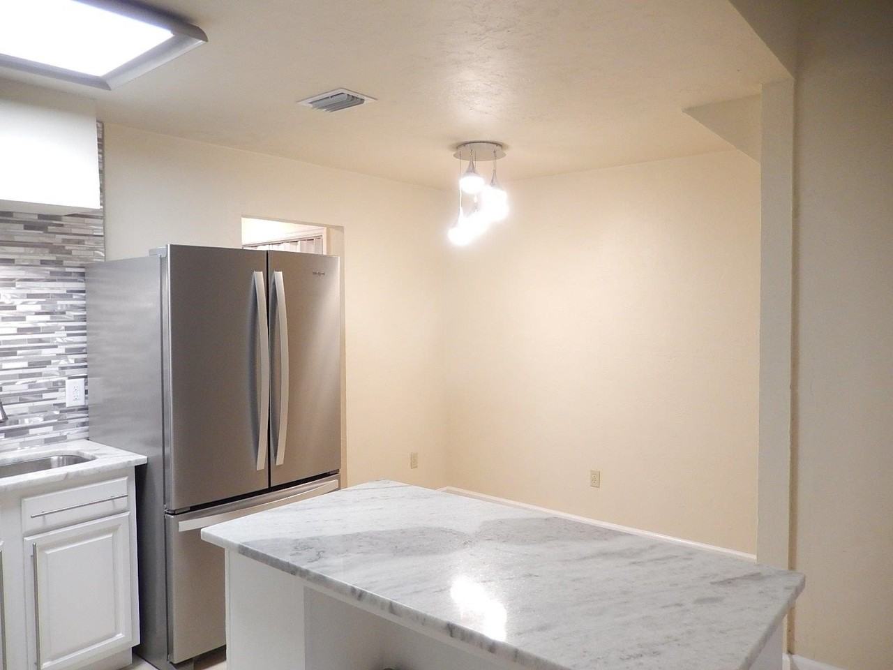 932 S Lipona Rd - Photo 3 of 18