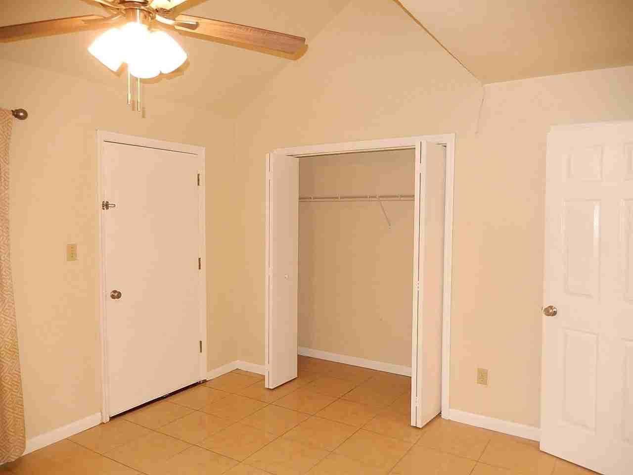 932 S Lipona Rd - Photo 5 of 18