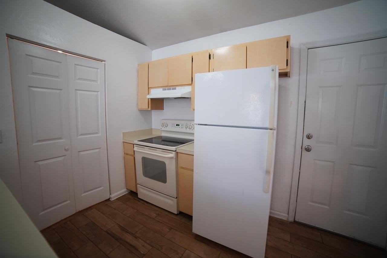 6315 S Placid Pl Unit A - Photo 5 of 13