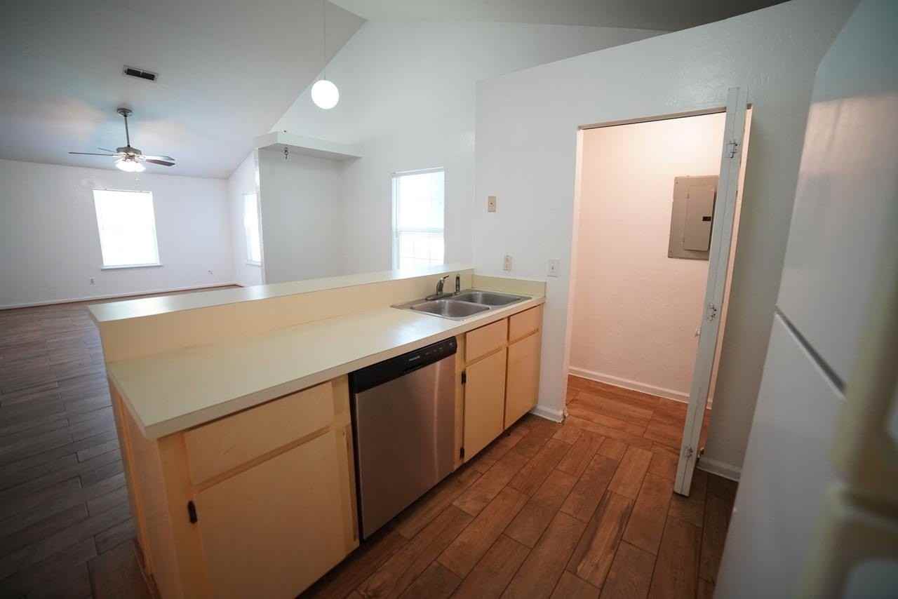 6315 S Placid Pl Unit A - Photo 6 of 13