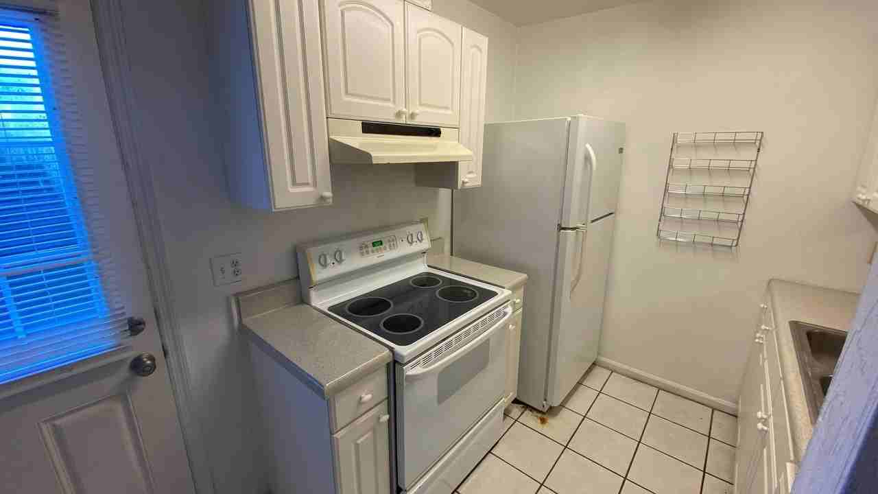 786 Timberway Ct - Photo 4 of 17