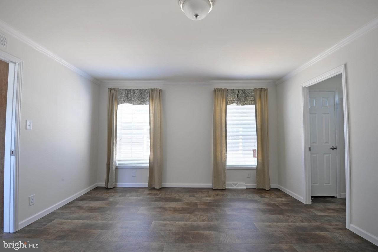 41 Edgewater Dr - Photo 7 of 13