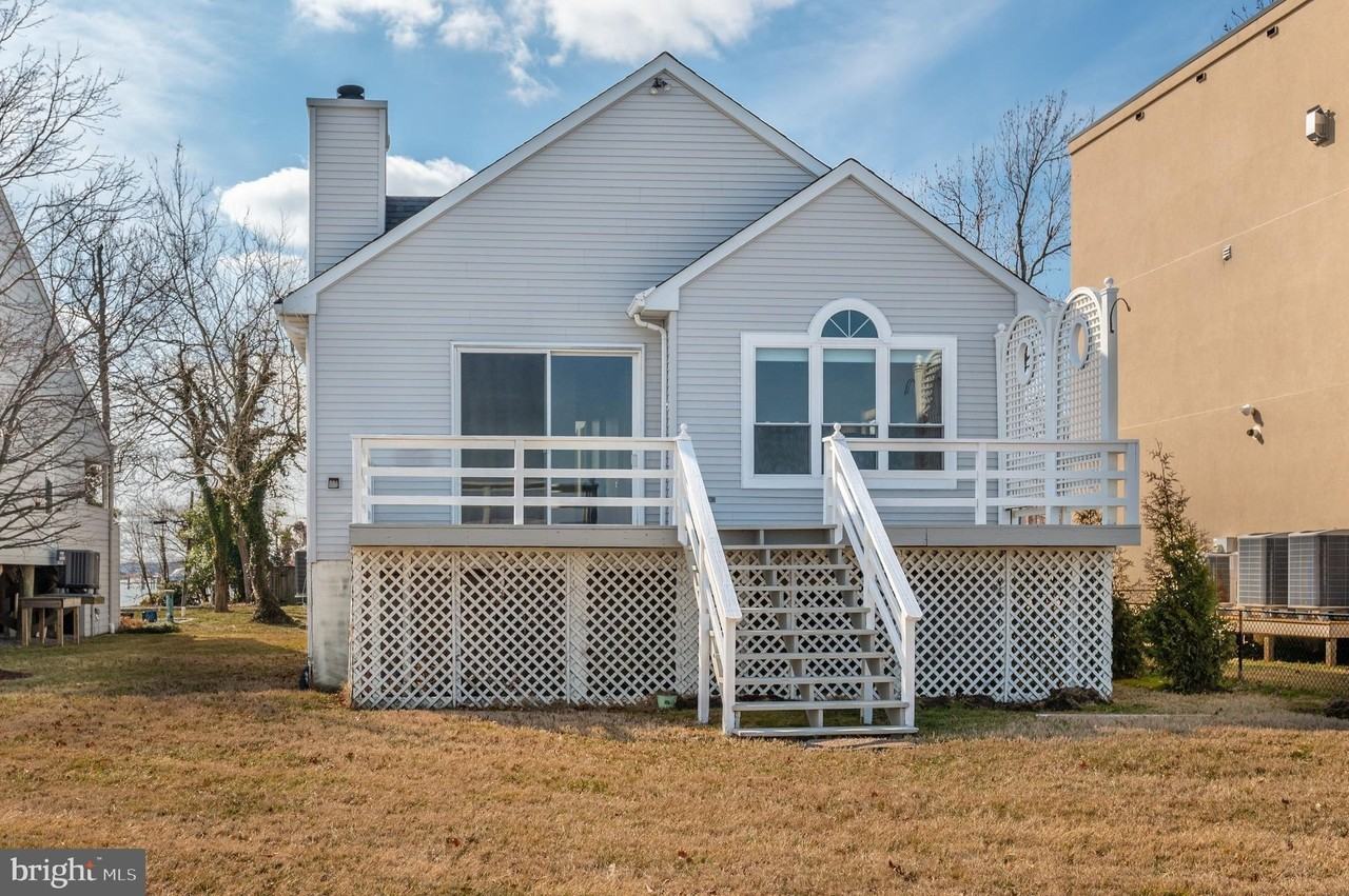 3563 Narragansett Ave - Photo 2 of 30