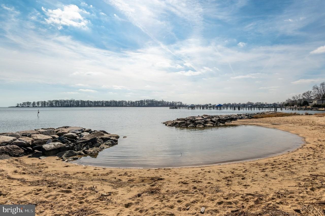 3563 Narragansett Ave - Photo 4 of 30