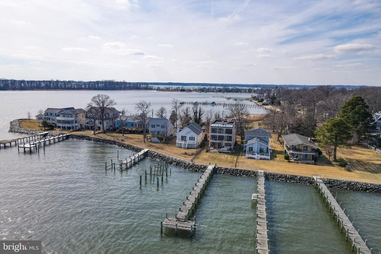 3563 Narragansett Ave - Photo 5 of 30