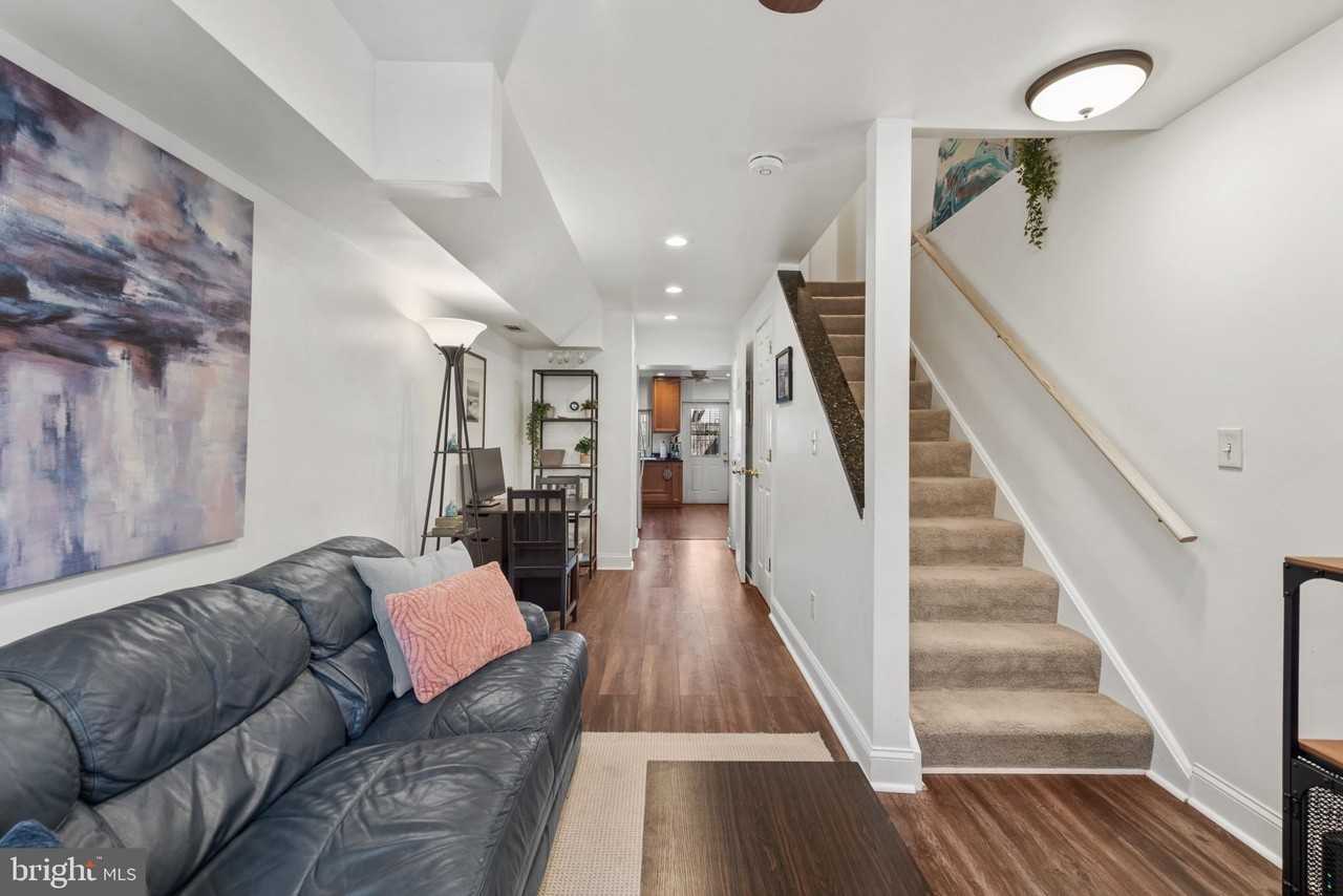 717 S Rose St - Photo 2 of 33