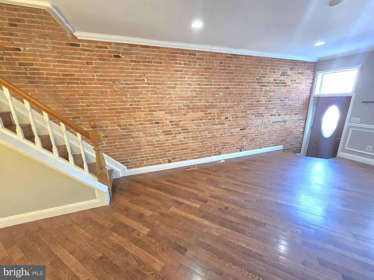 112 N Luzerne Ave - Photo 4 of 23