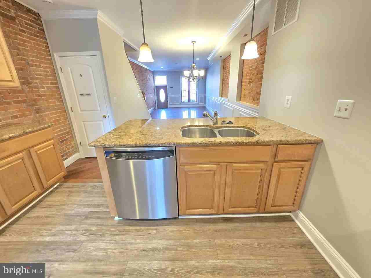 112 N Luzerne Ave - Photo 7 of 23