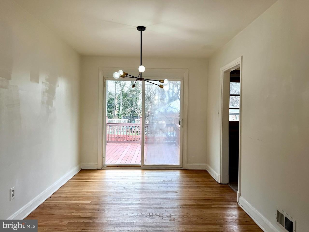 1307 Malbay Dr - Photo 6 of 24