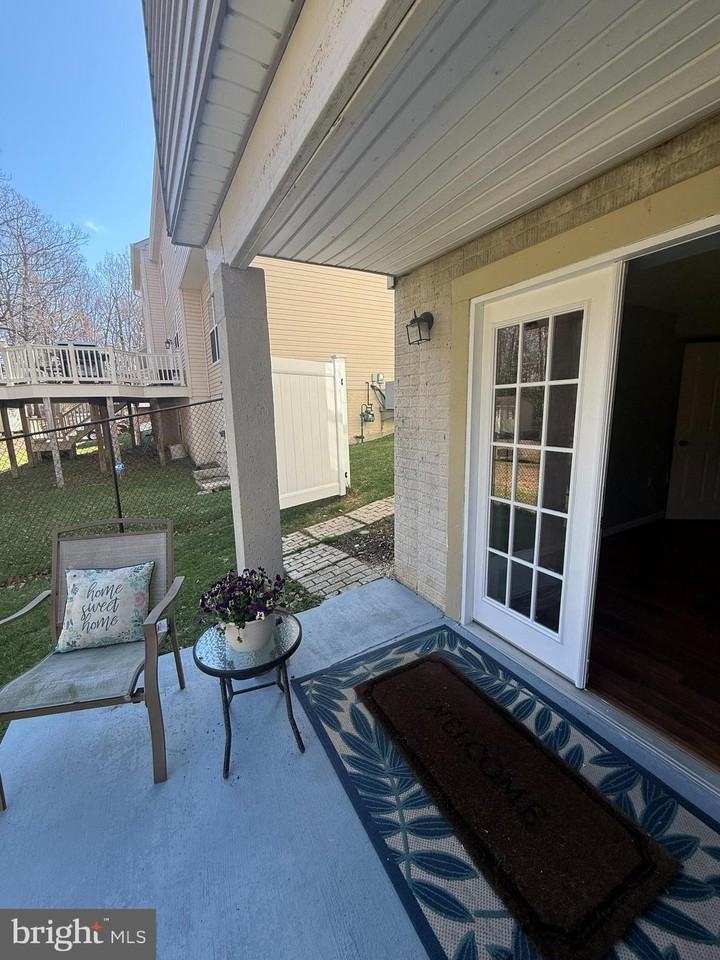 8104 Owens Way - Photo 4 of 19