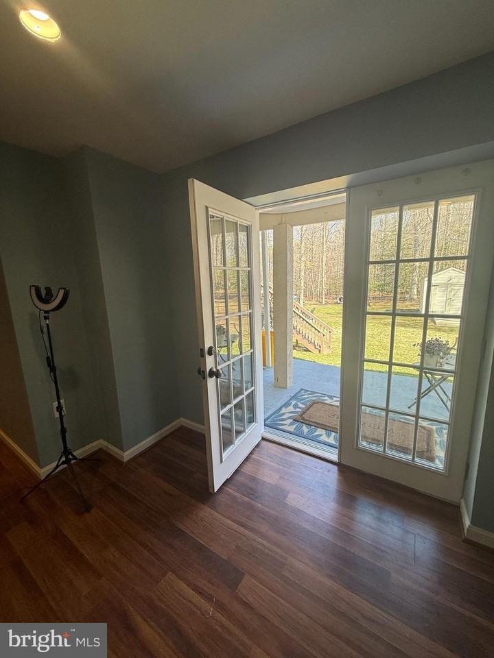 8104 Owens Way - Photo 5 of 19