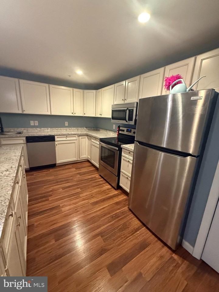 8104 Owens Way - Photo 7 of 19