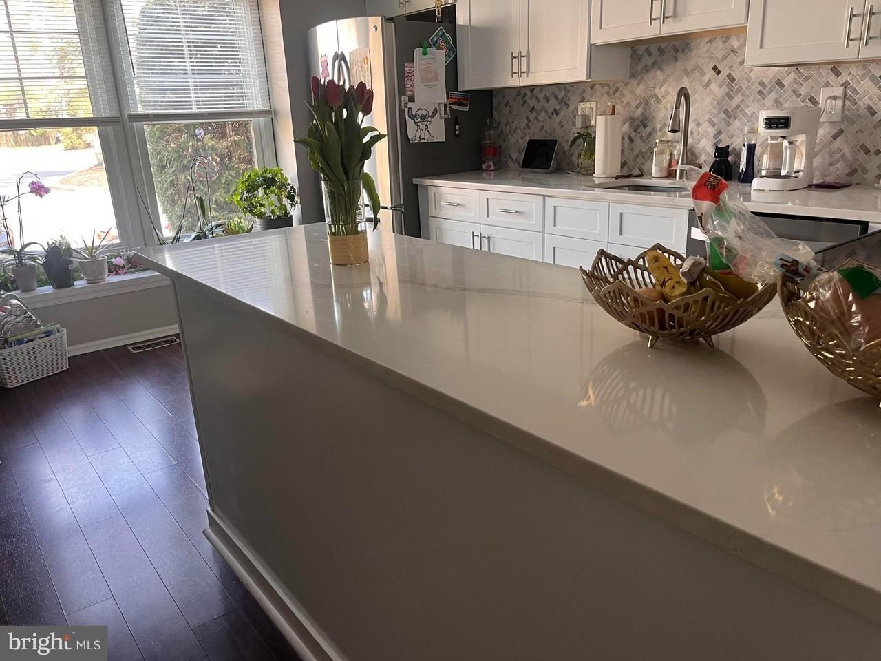 201 Williamsburg Ct - Photo 3 of 16