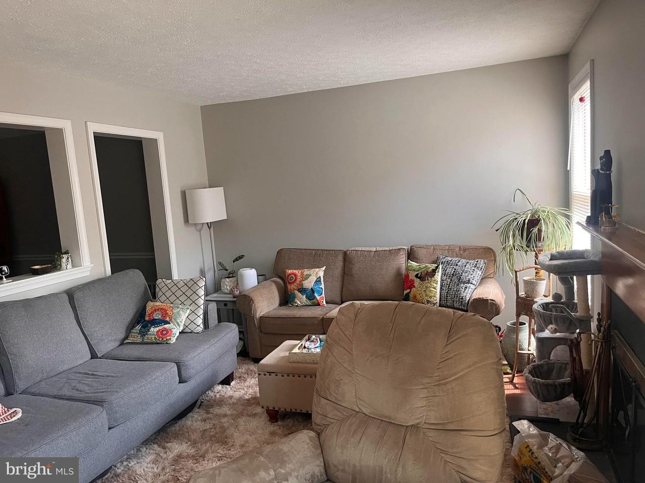 201 Williamsburg Ct - Photo 7 of 16