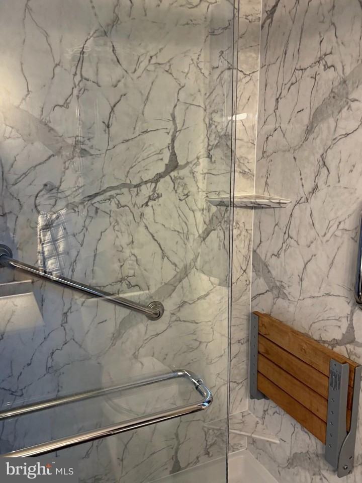 430 Whitman Ln - Photo 7 of 11