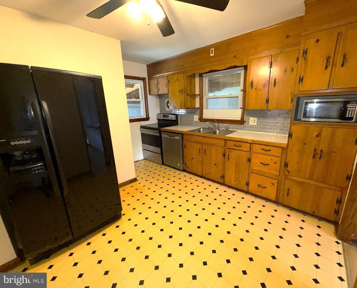 309 Cheryl Ave - Photo 3 of 11