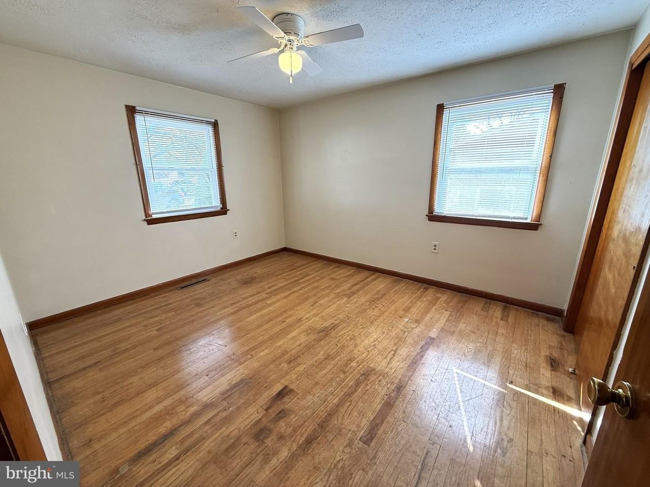 309 Cheryl Ave - Photo 6 of 11