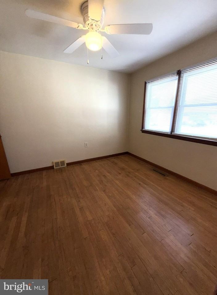 309 Cheryl Ave - Photo 7 of 11