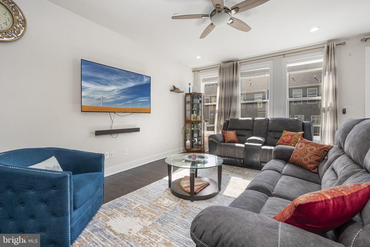 502 Juneberry Ct - Photo 5 of 29