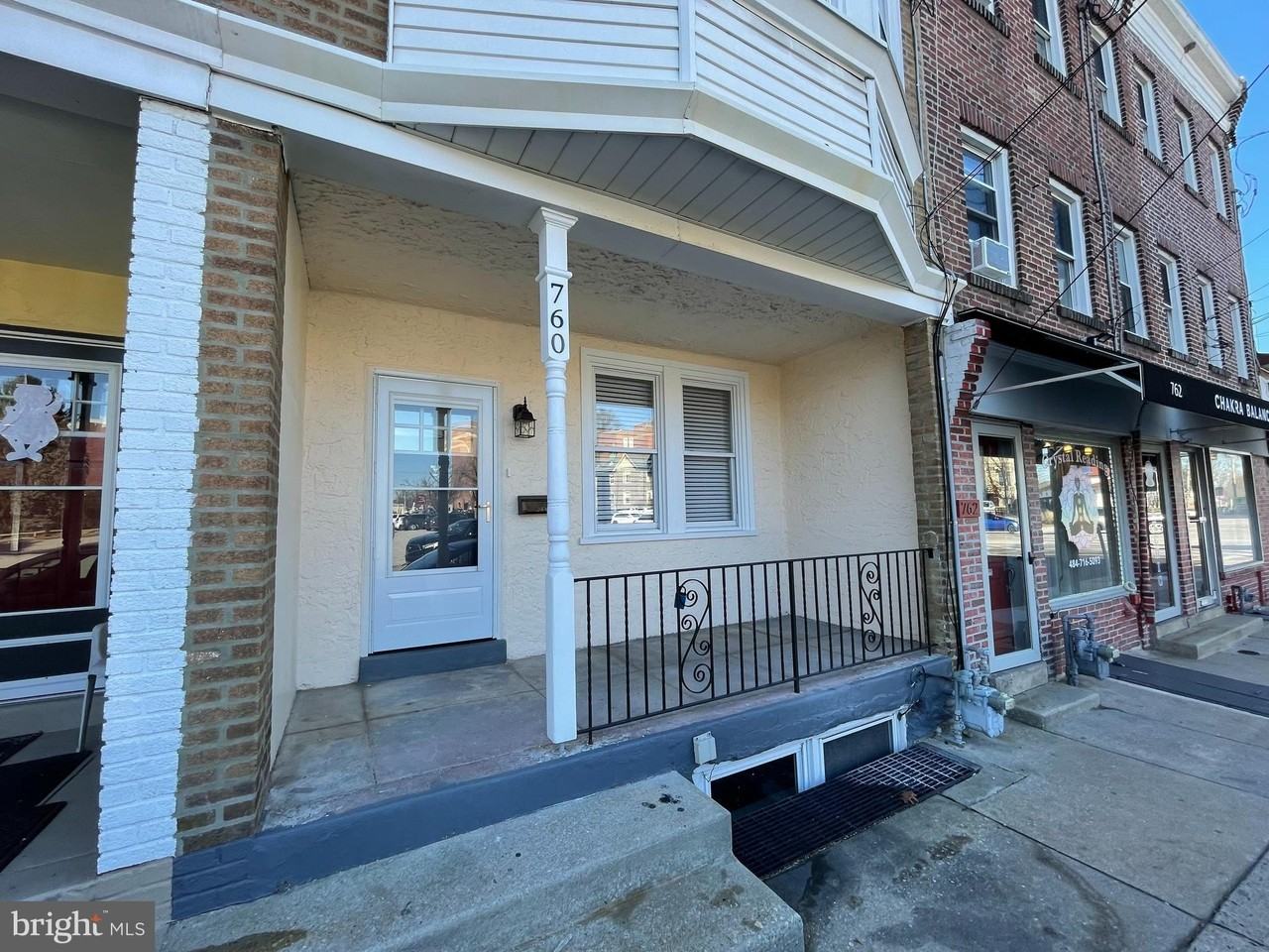 760 W Railroad Ave - Photo 3 of 24