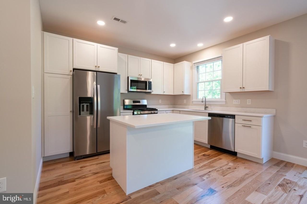 90 Main St - Photo 2 of 12