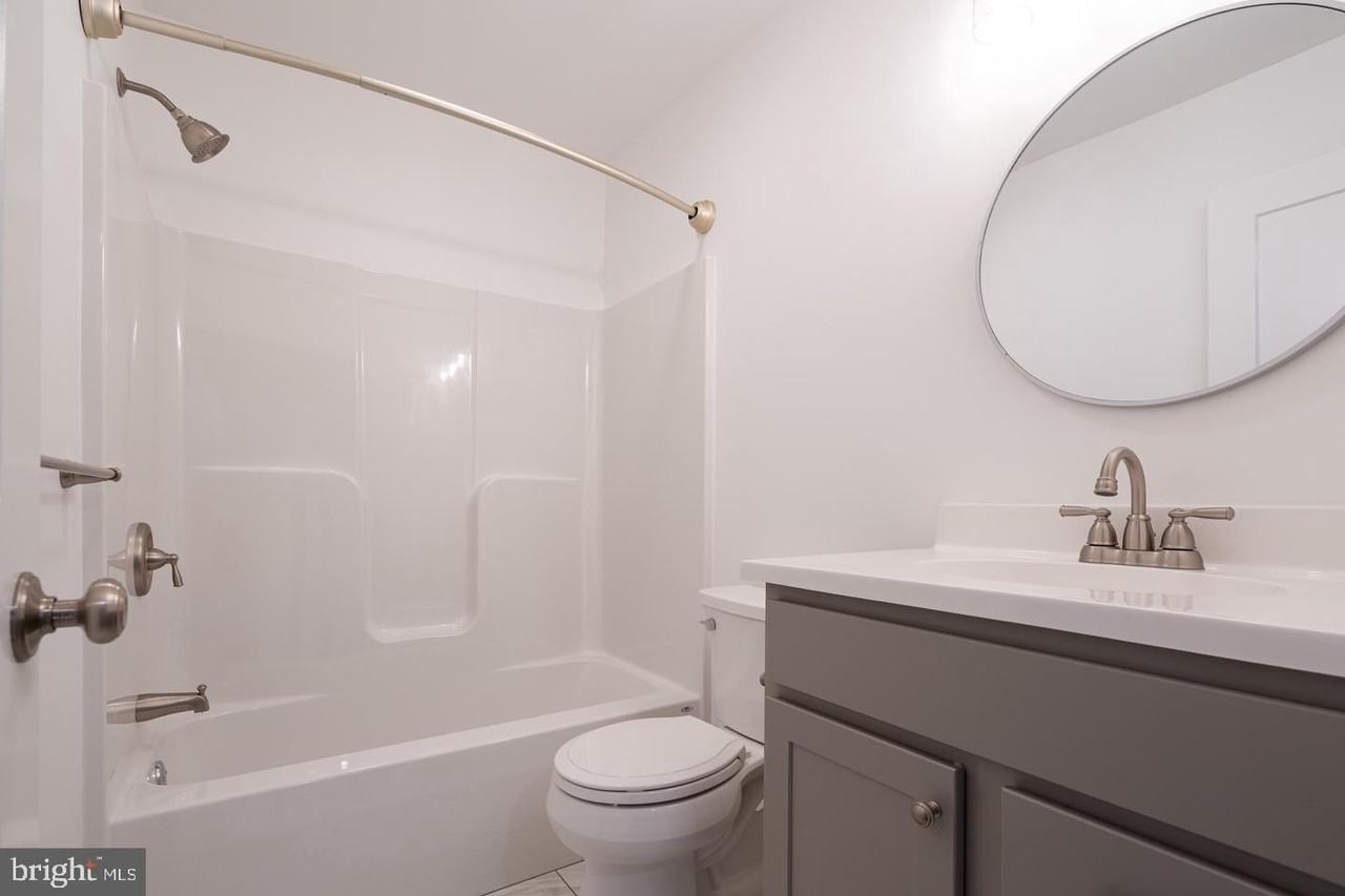 90 Main St - Photo 7 of 12