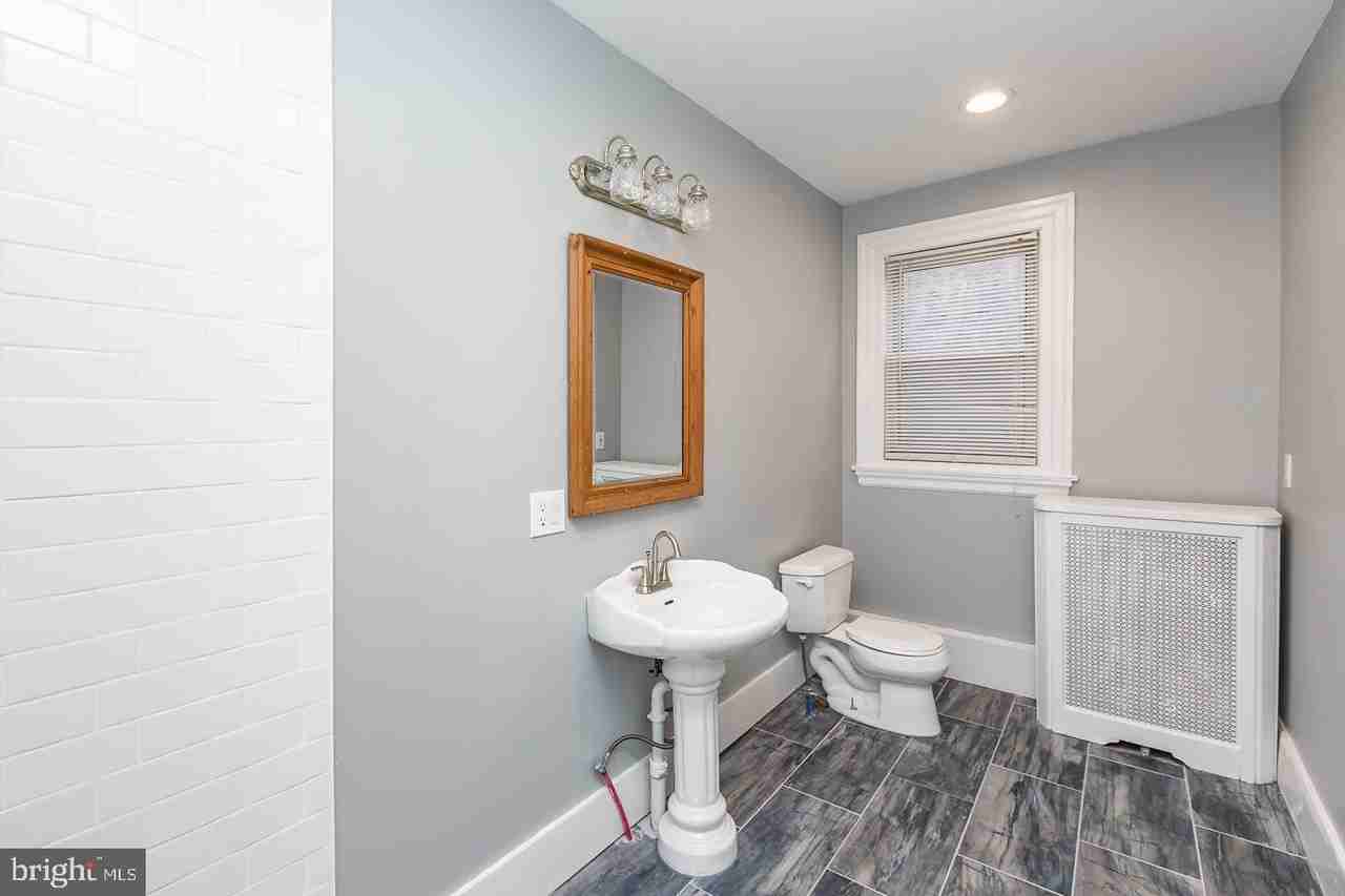 1007 W Lancaster Ave - Photo 5 of 13