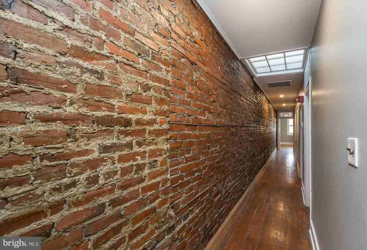 1007 W Lancaster Ave