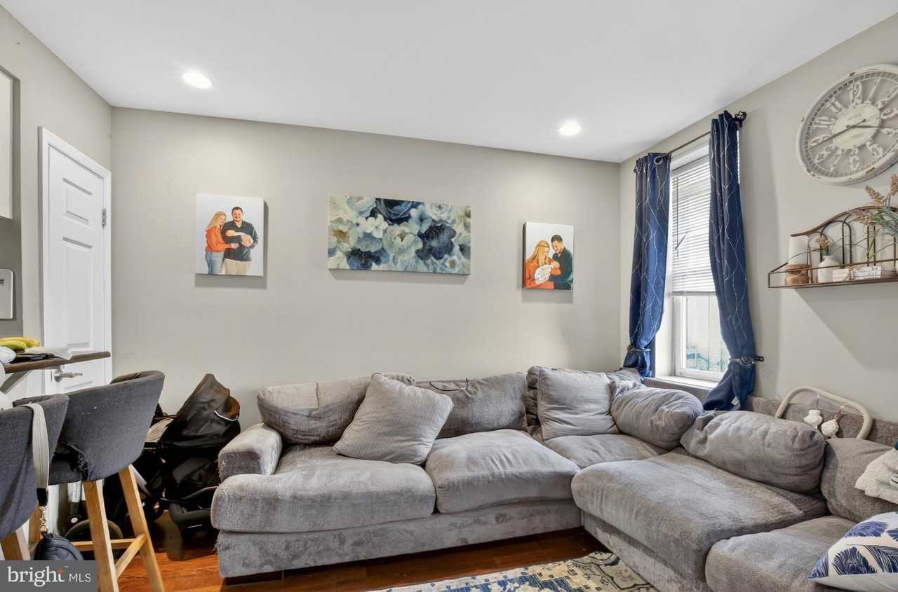 1708 Catharine St Unit 1 - Photo 2 of 17