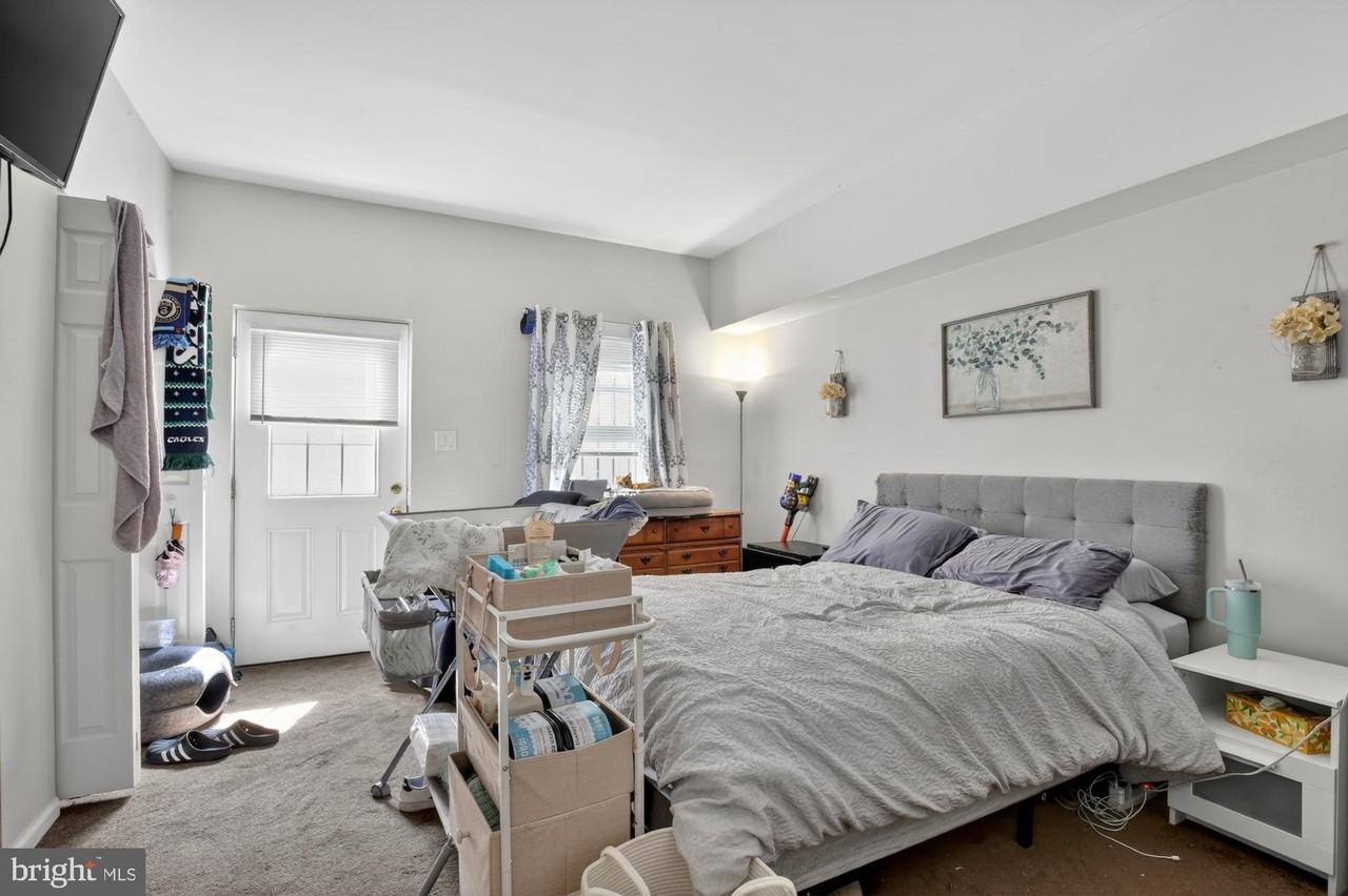 1708 Catharine St Unit 1 - Photo 7 of 17