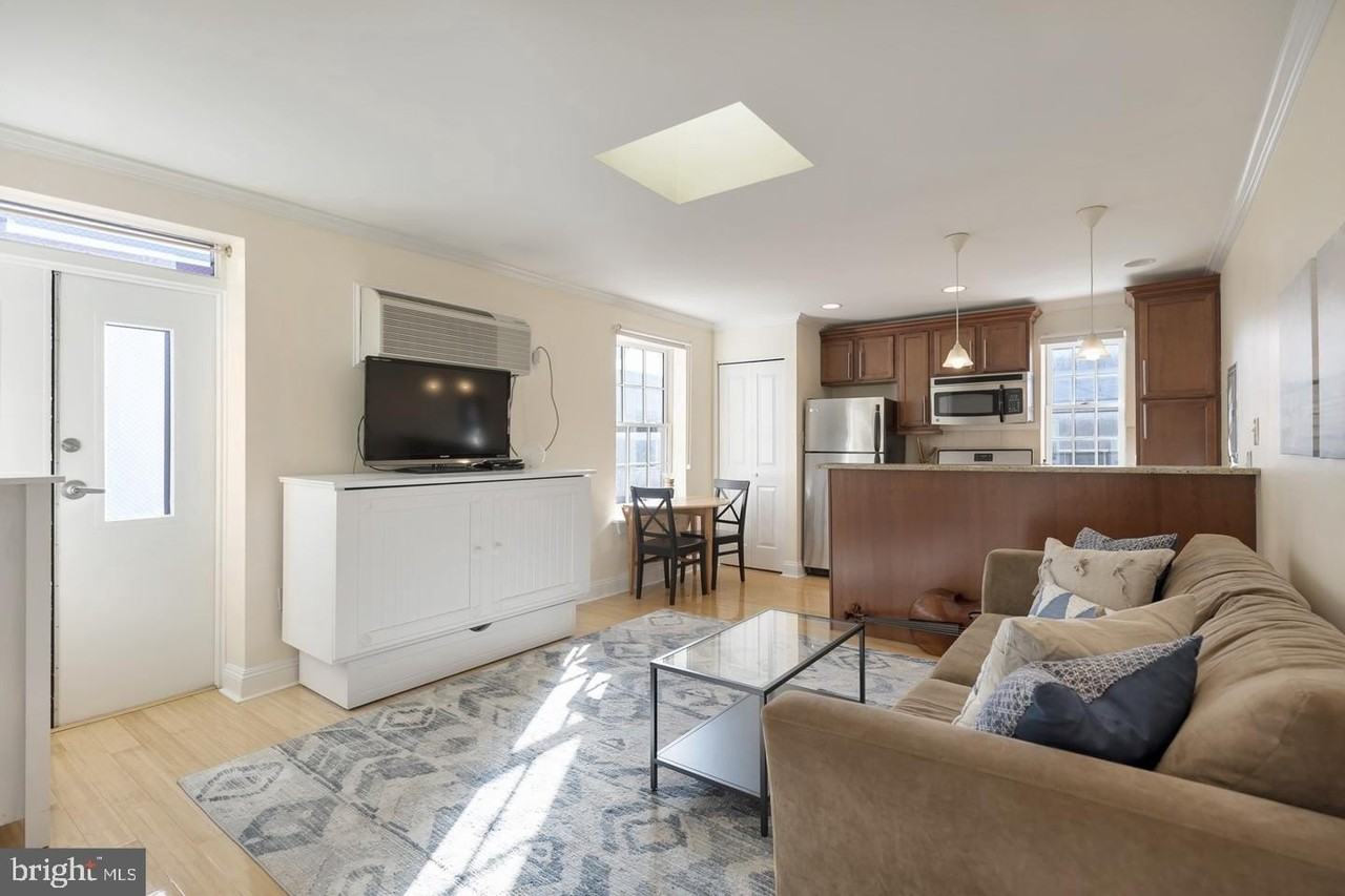 1716 Pine St Unit 5/3r - Photo 2 of 26