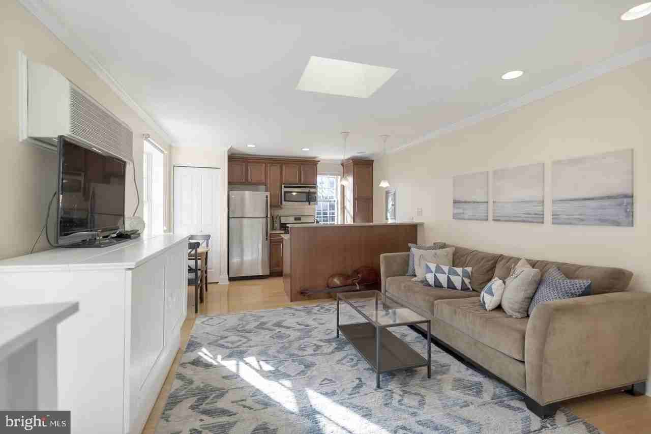 1716 Pine St Unit 5/3r - Photo 4 of 26