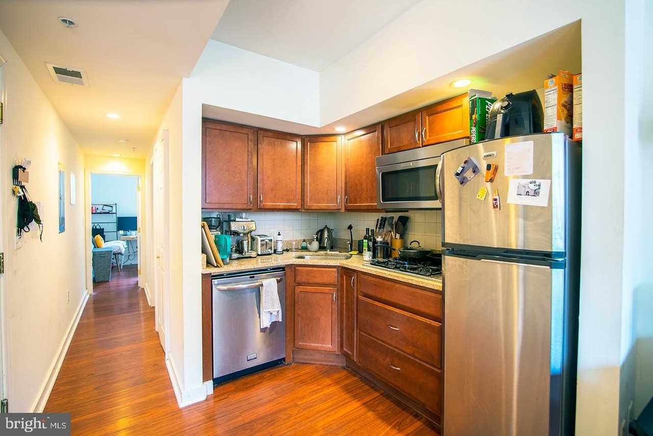 1431 Lombard St Apt 2 - Photo 3 of 9