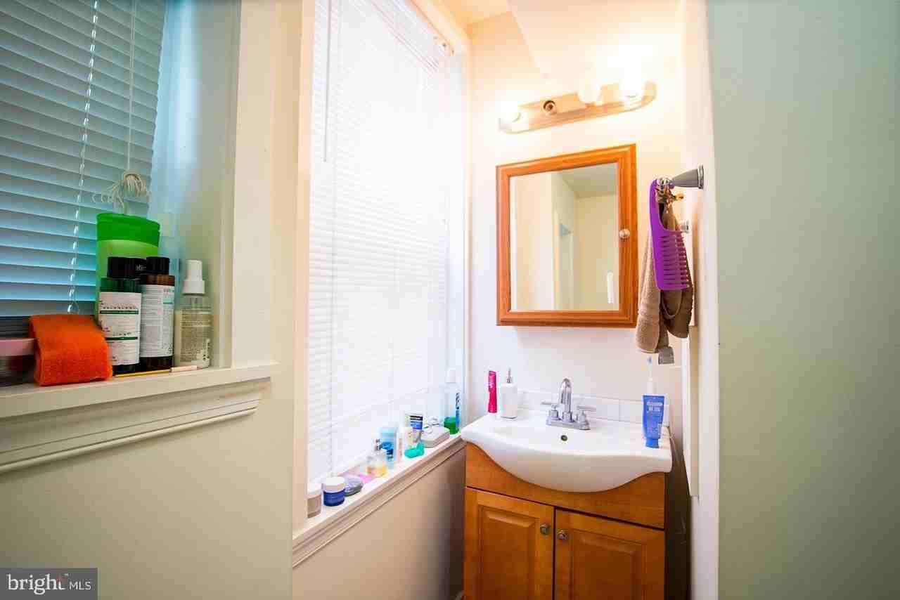 1431 Lombard St Apt 2 - Photo 5 of 9