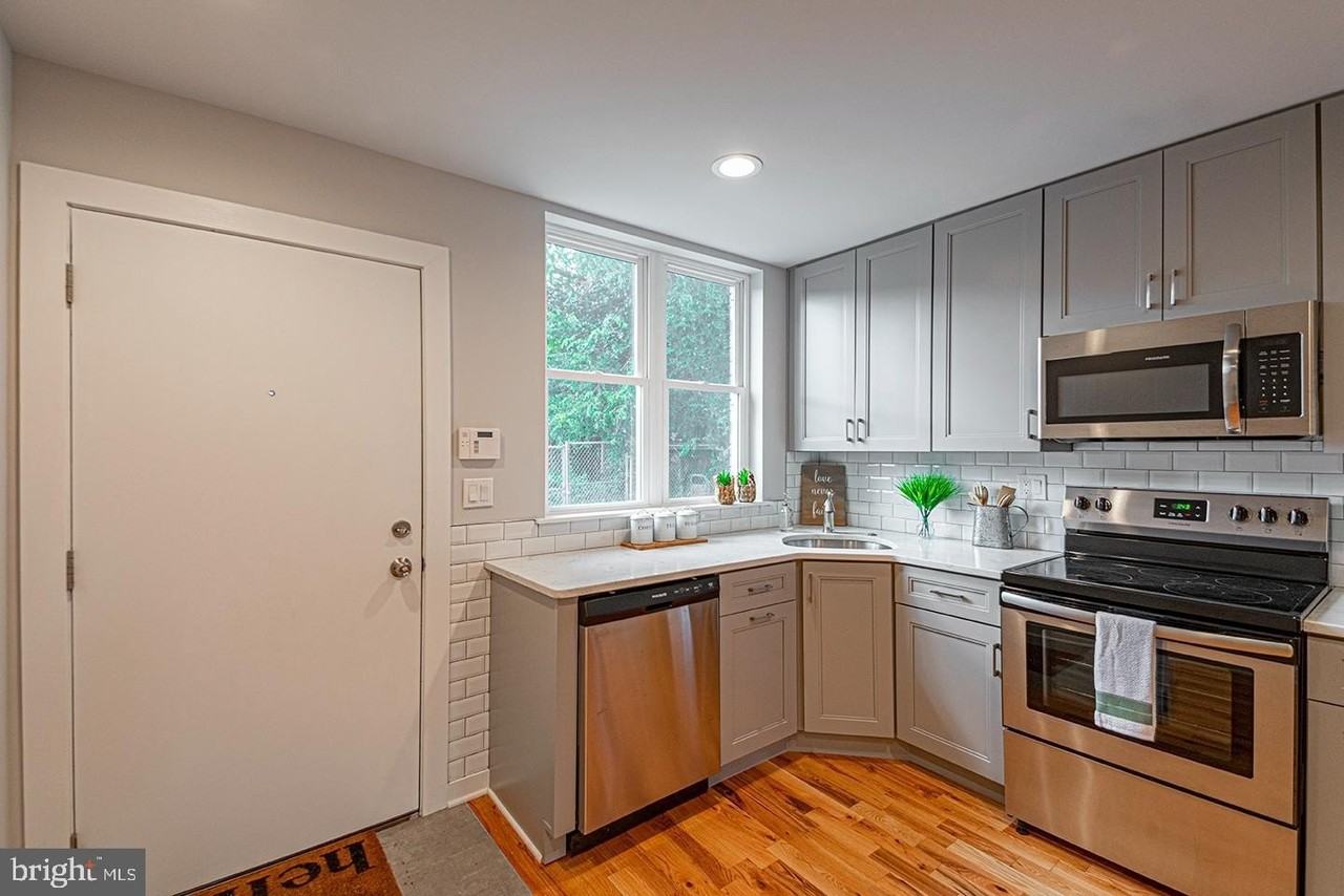 2535 Annin St - Photo 3 of 30