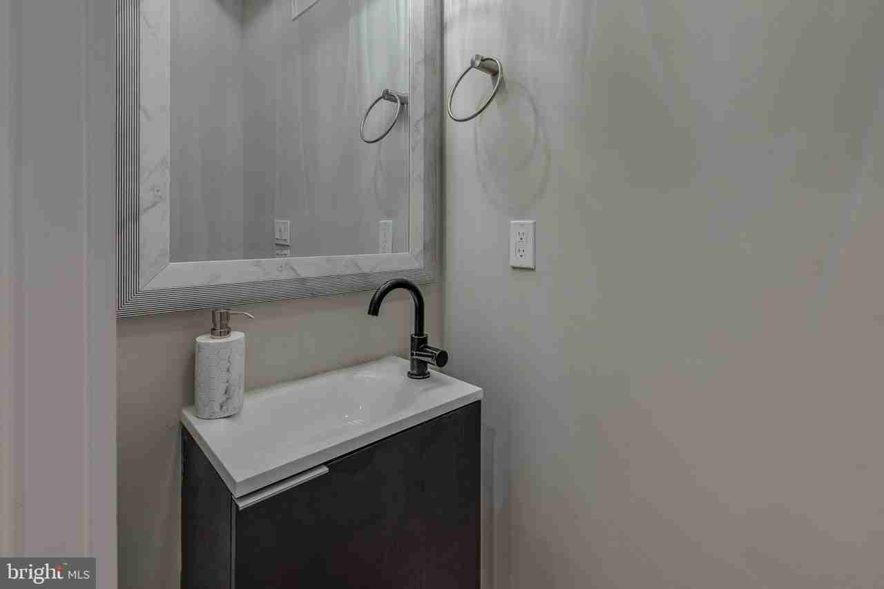 2022 Kimball St - Photo 4 of 26