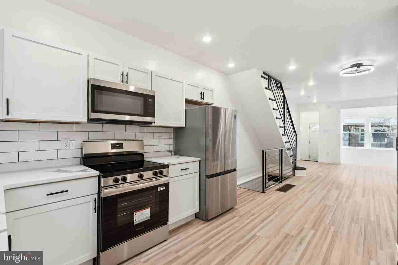 2242 S Bonsall St - Photo 5 of 25