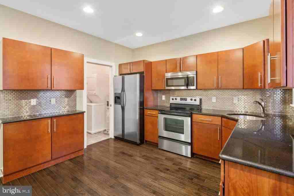 2614 Webster St Unit A - Photo 2 of 12